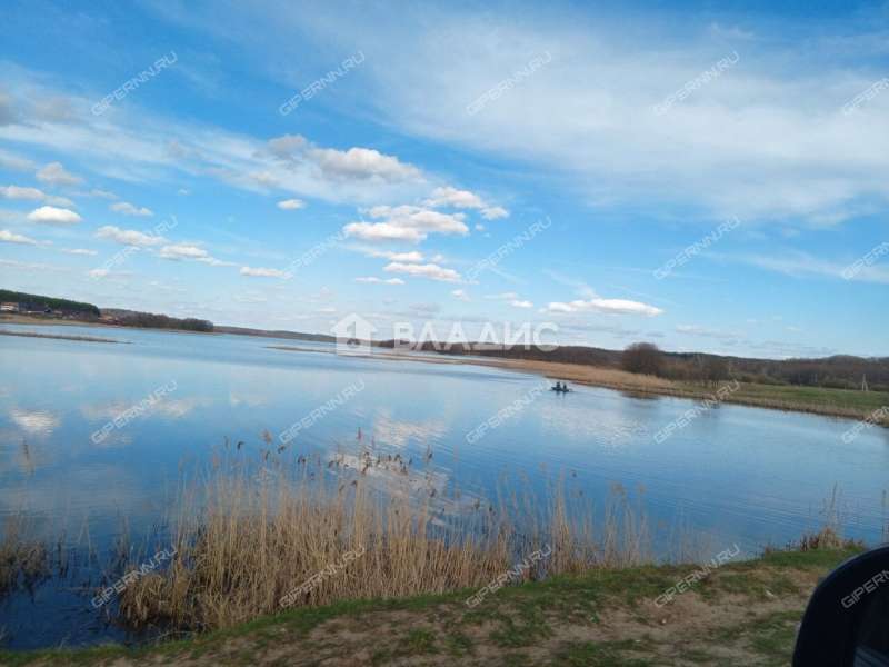 земельный участок 1 000 соток деревня Инютино